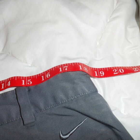 NIKE DRI FIT PERFORMANCE MENS GOLF SHORTS IN SZ 36 - Picture 8 of 9